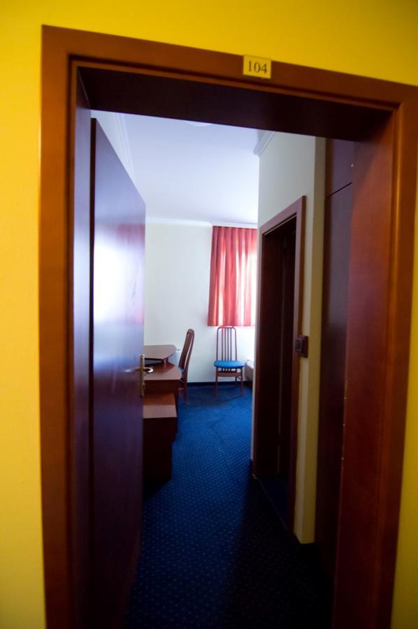 Hotel Ana Gospić Exteriör bild
